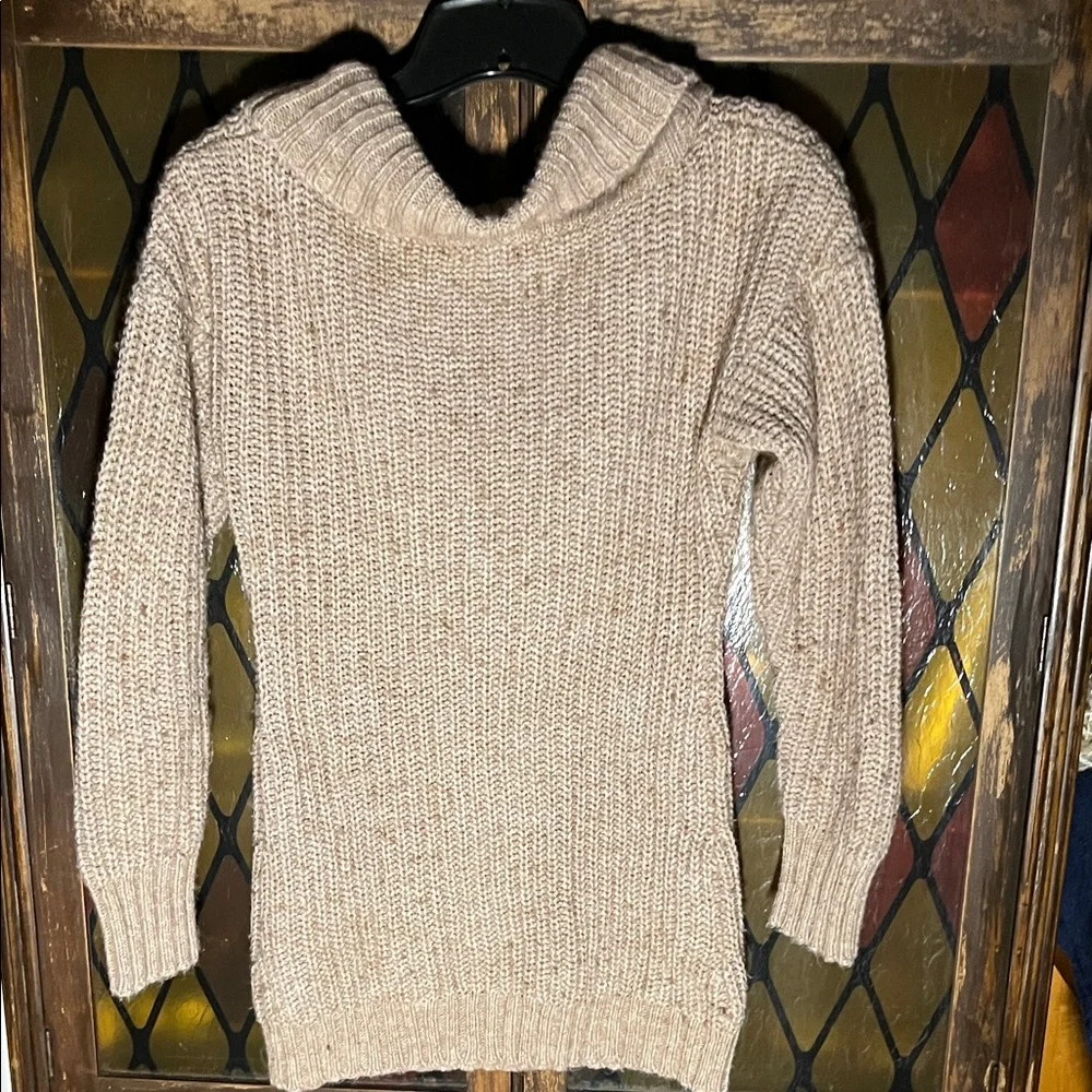 Cozy Charlotte Russe Tan and Cream Marled Women's Sweater - Picture 7 of 9